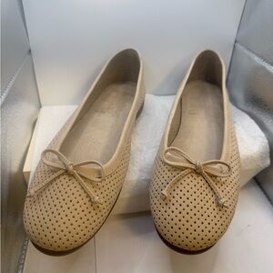 AEROSOLE BEIGE SUEDE  SLIP ONS. BRAND NEW. Never been worn. Women’s size 8.5.